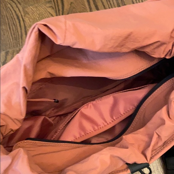 Lululemon bag - Picture 2 of 3